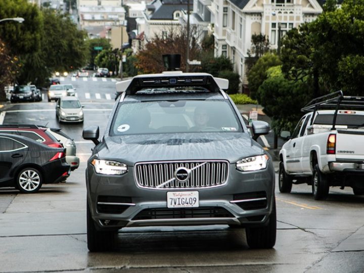 Uber stopt autonoom rijden na ongeval