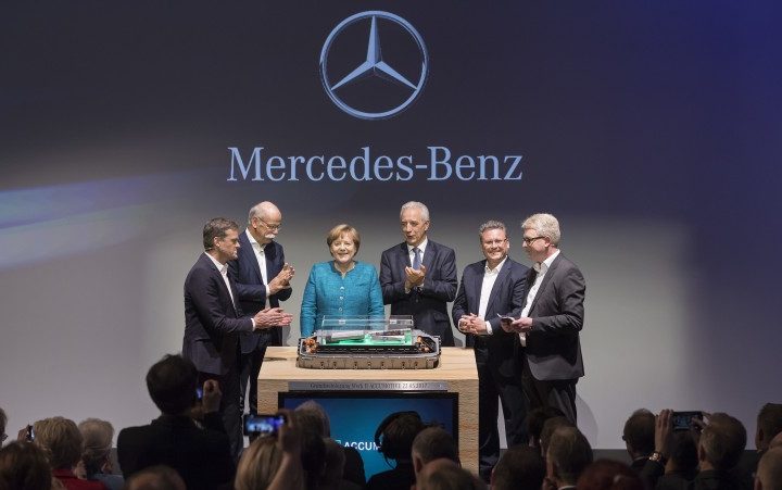 Daimler voert productie batterijen fors op