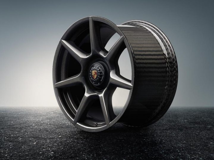 Hightech wereldprimeur: Porsche lanceert gevlochten carbonwielen