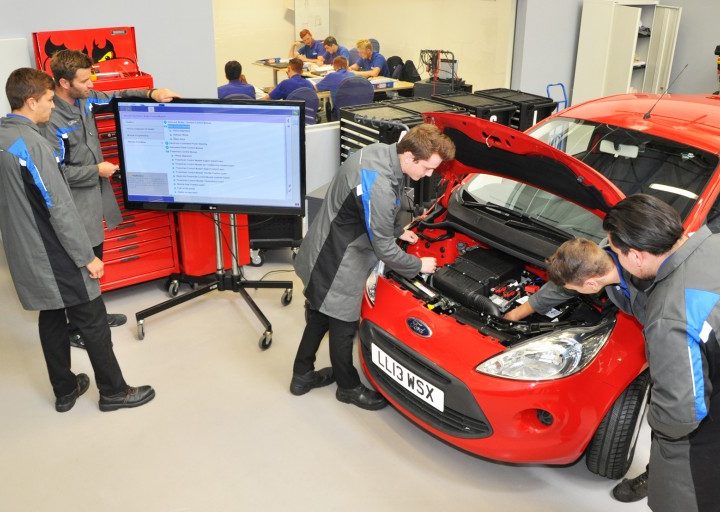 Britse Ford-dealers zoeken 1.000 technici
