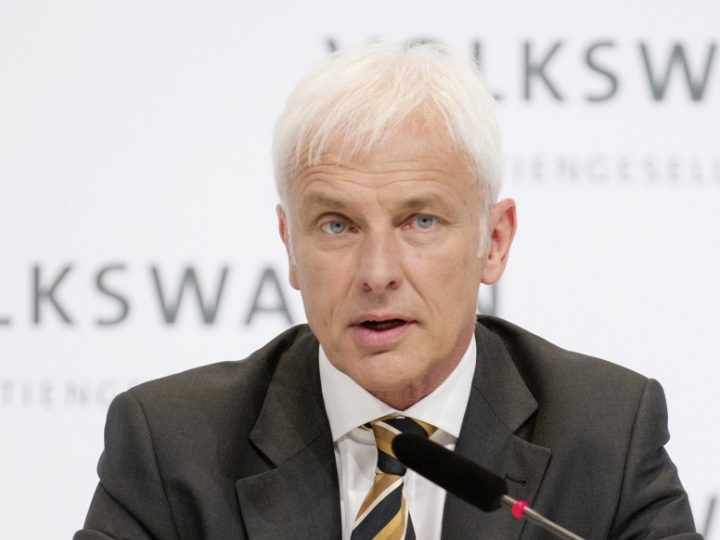 VW-baas Müller zegt af bij 'autobranchegoeroe' Dudenhöffer
