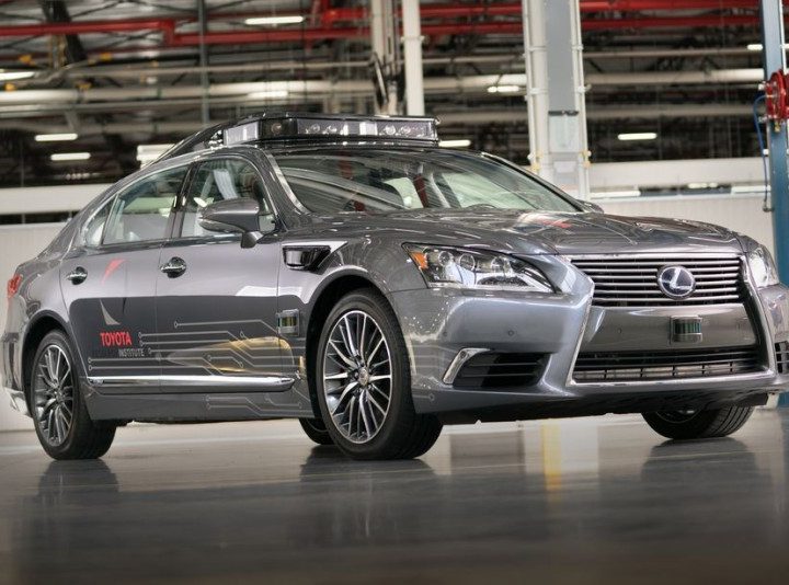 Toyota stopt met testritten autonoom rijdende auto’s 