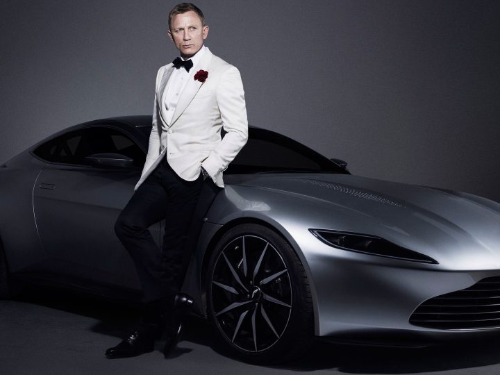 James Bond racet milieuvriendelijk rond in een elektrische Aston Martin