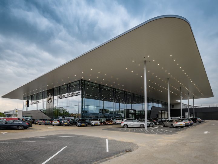 Primeur Mercedes-Benz Den Haag: Eerste 'Flagshipstore' Europa