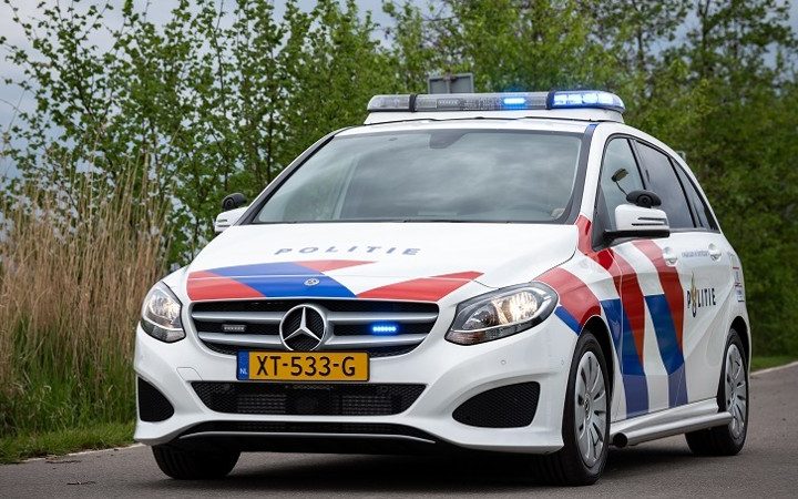 Nieuwe Mercedes politie-auto’s aangepast na klachten