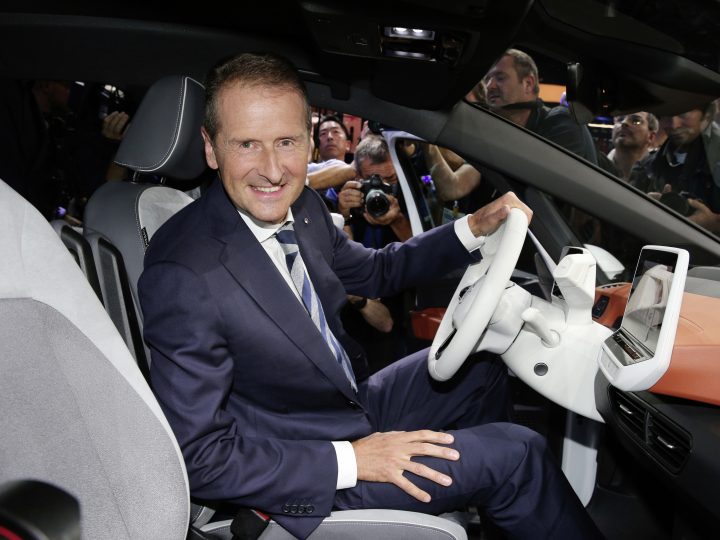 VW-baas Diess krijgt steun van Tesla-baas Musk