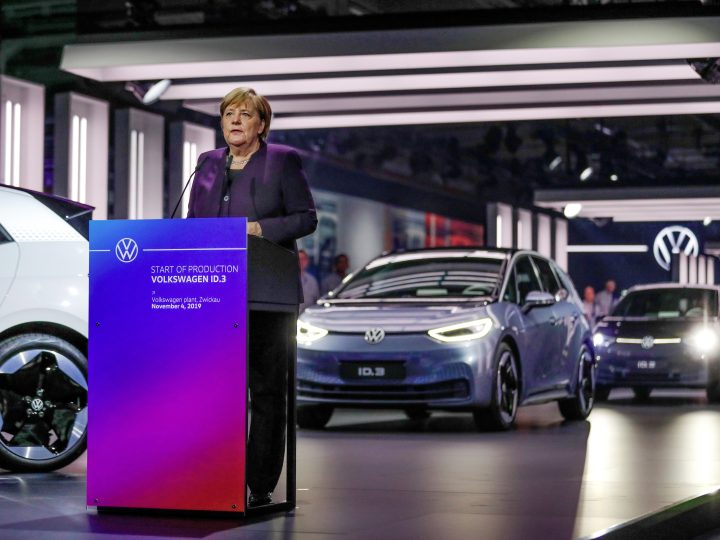 Volkswagen laat eerste elektrische ID.3 van de band rollen